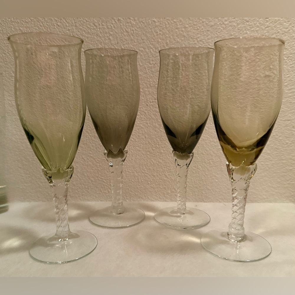 4 Sasaki hand blown 4oz cordial glasses.